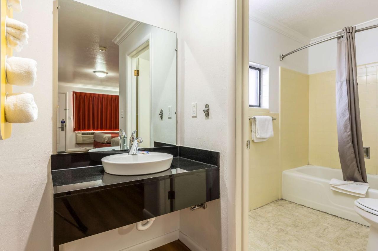 Motel 6 Tremonton, Utah ภายนอก รูปภาพ